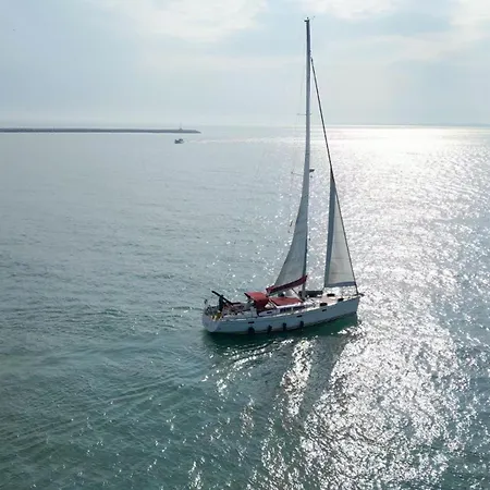 Ve' Luxuryacht For Exclusive Use Near The Biennale Venezia