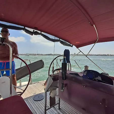 بوتيل Sailyachtvenice *
